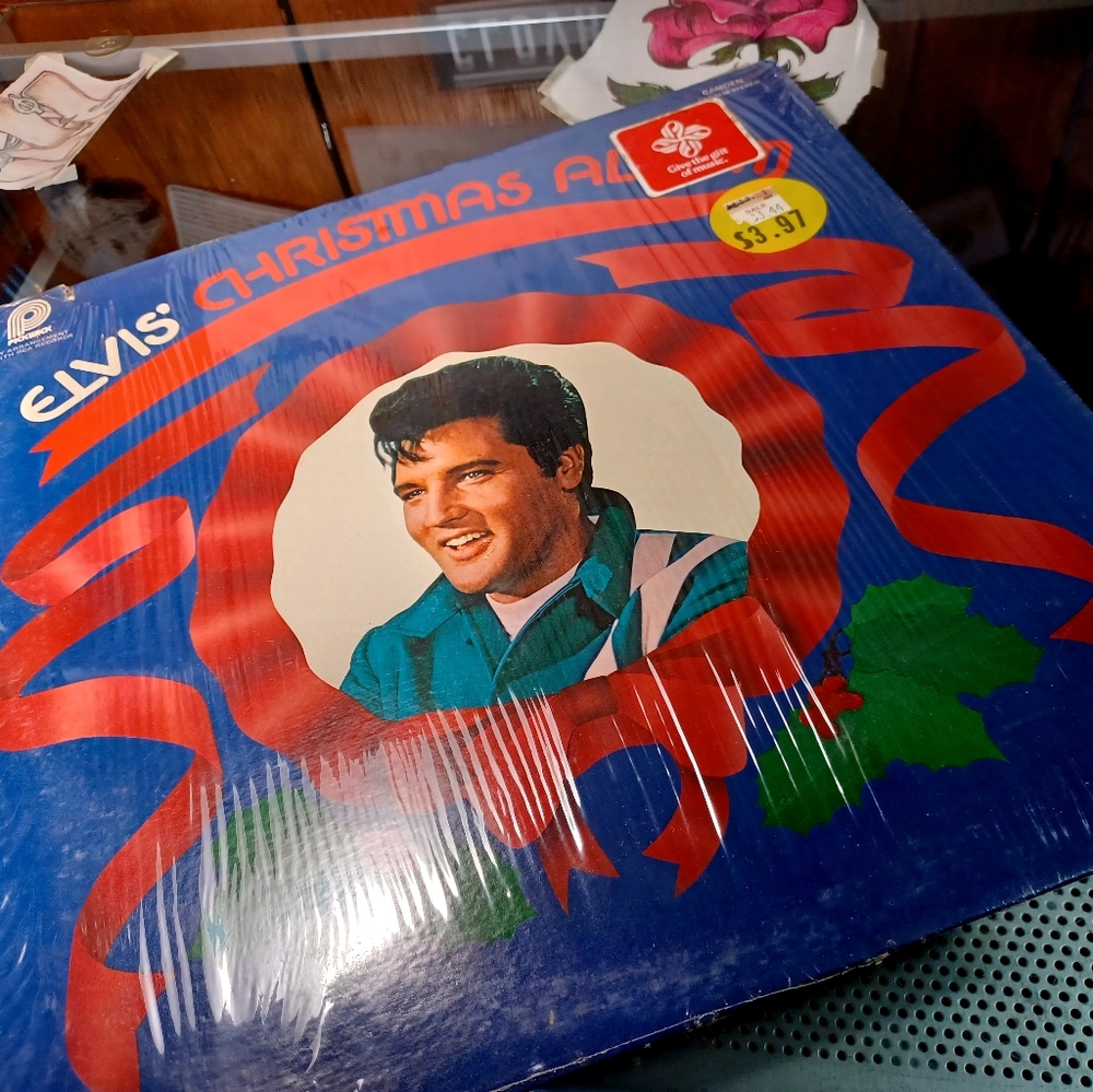 Elvis Presley Christmas Album vintage vinyl.